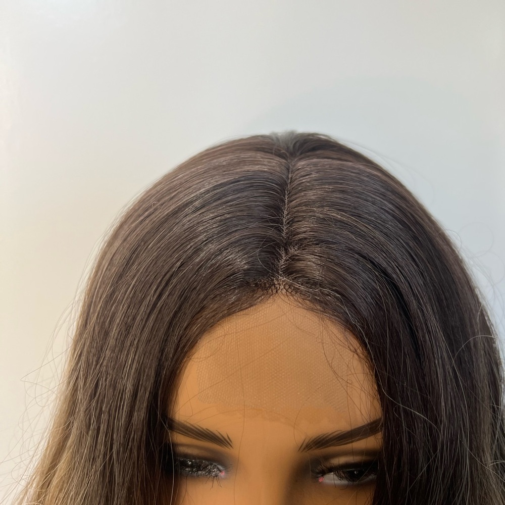 28 In Front Lace Closure balayage brown Root  &  Blonde Wavy Hair - Picture 7 of 8